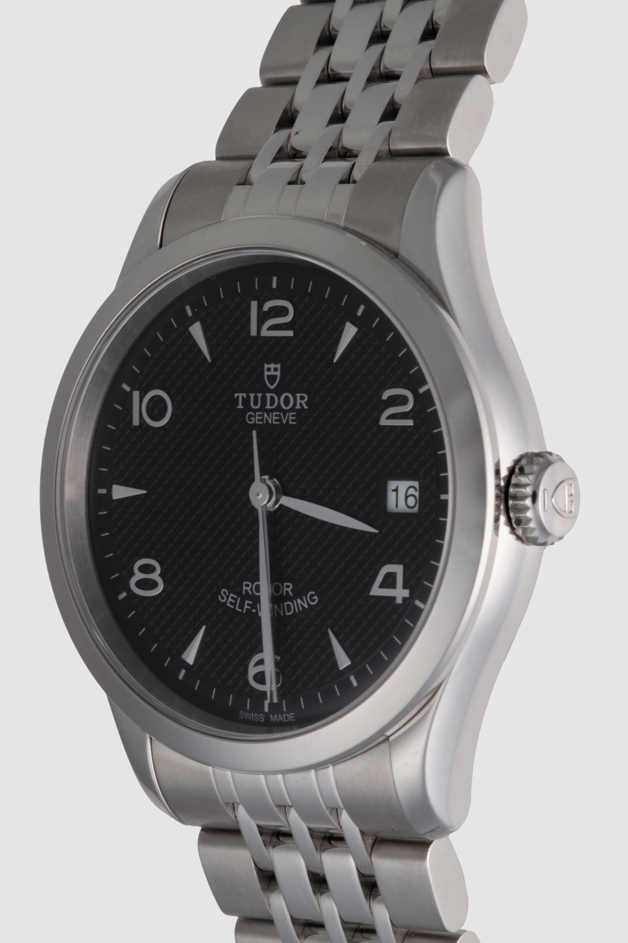 Tudor_1926Black_TUD03122402CM_r