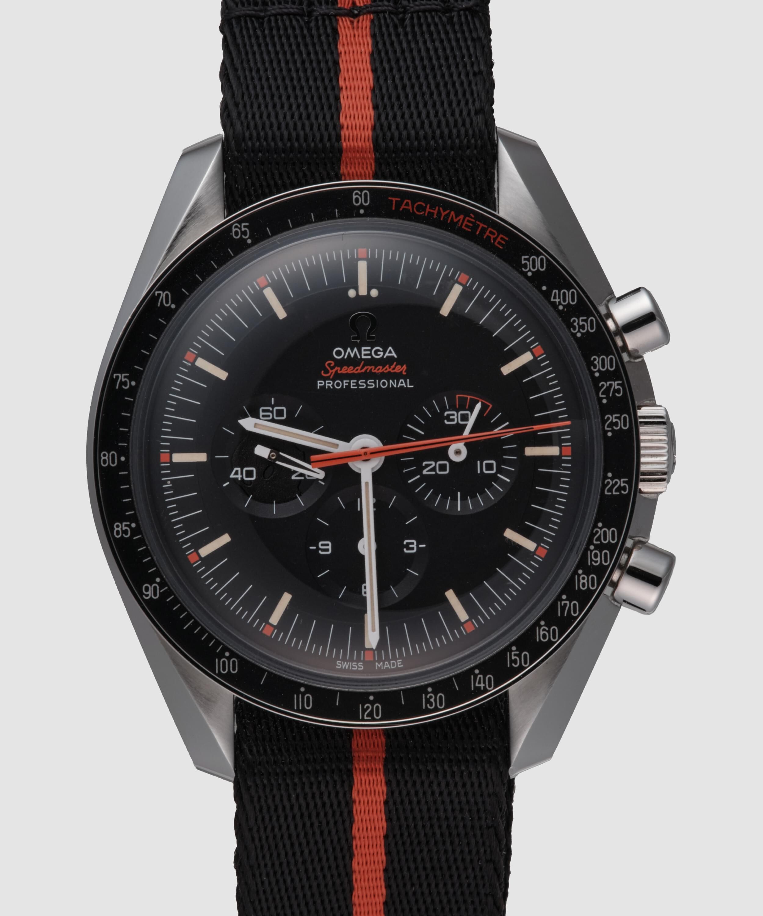 omega_speedmaster_blk_xxx_f