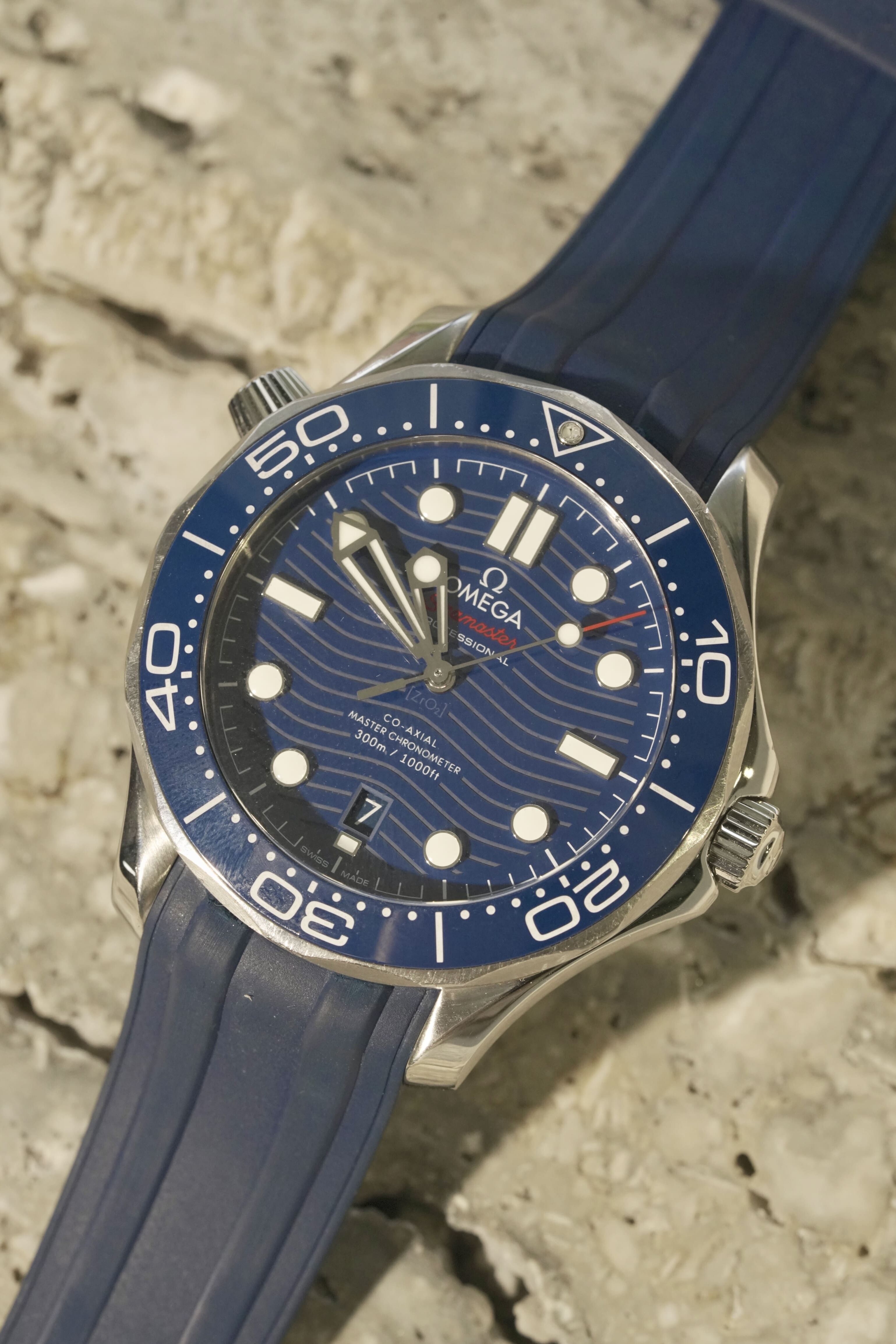 OME04092404DP - Seamaster Blue Rubber 002