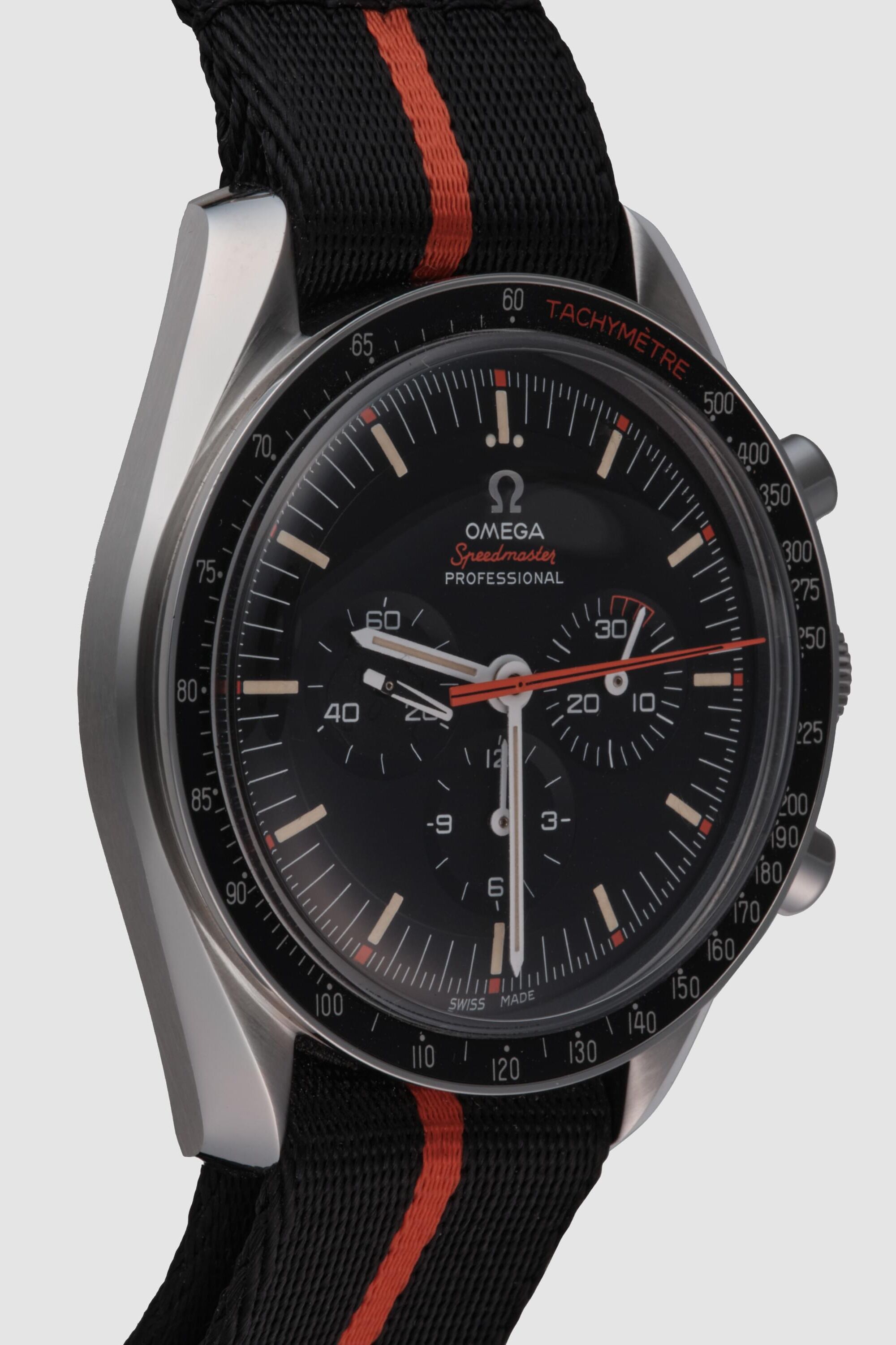 omega_speedmaster_blk_xxx_l