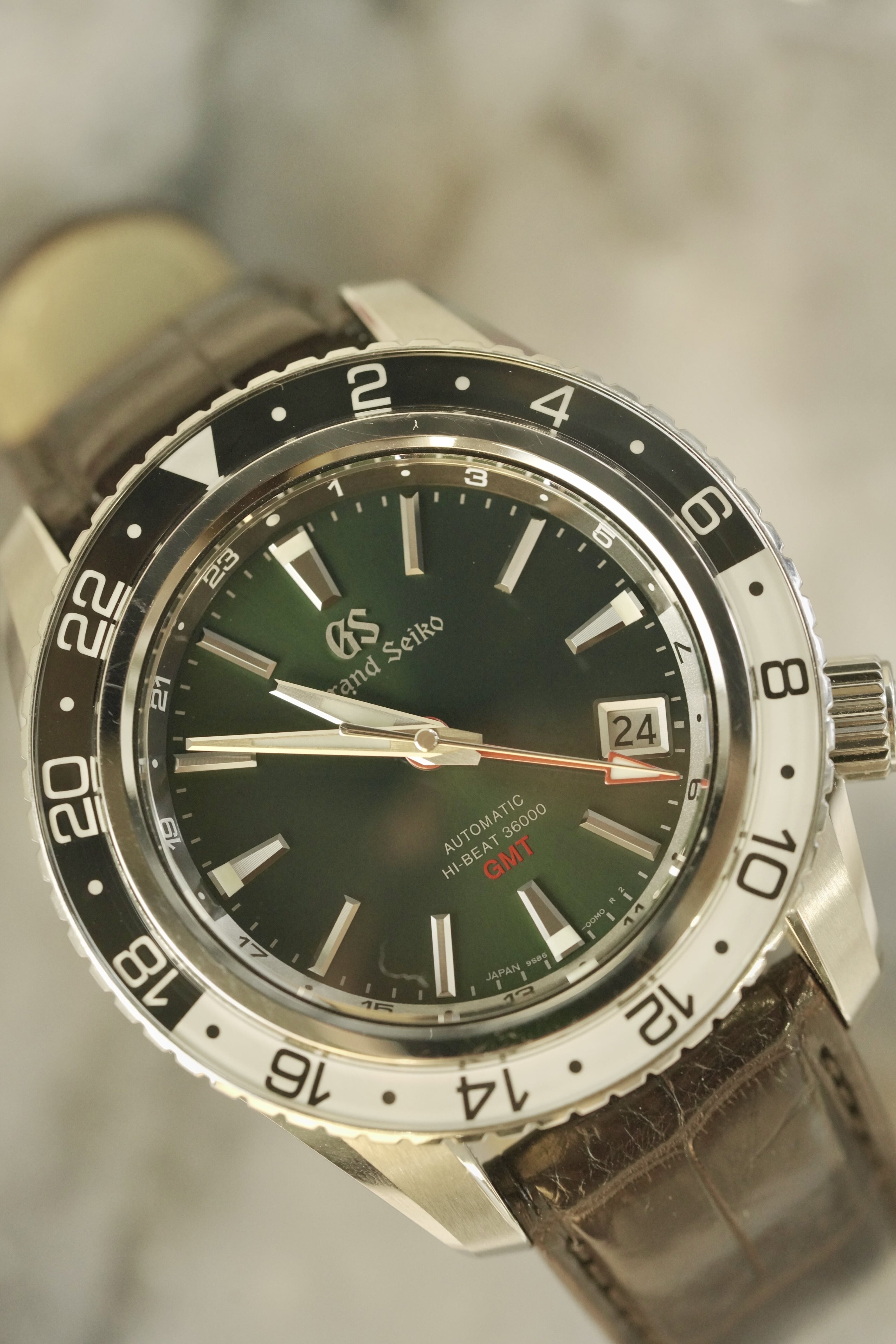 GRA09052401DP - Sport Collection GMT Olive 0010