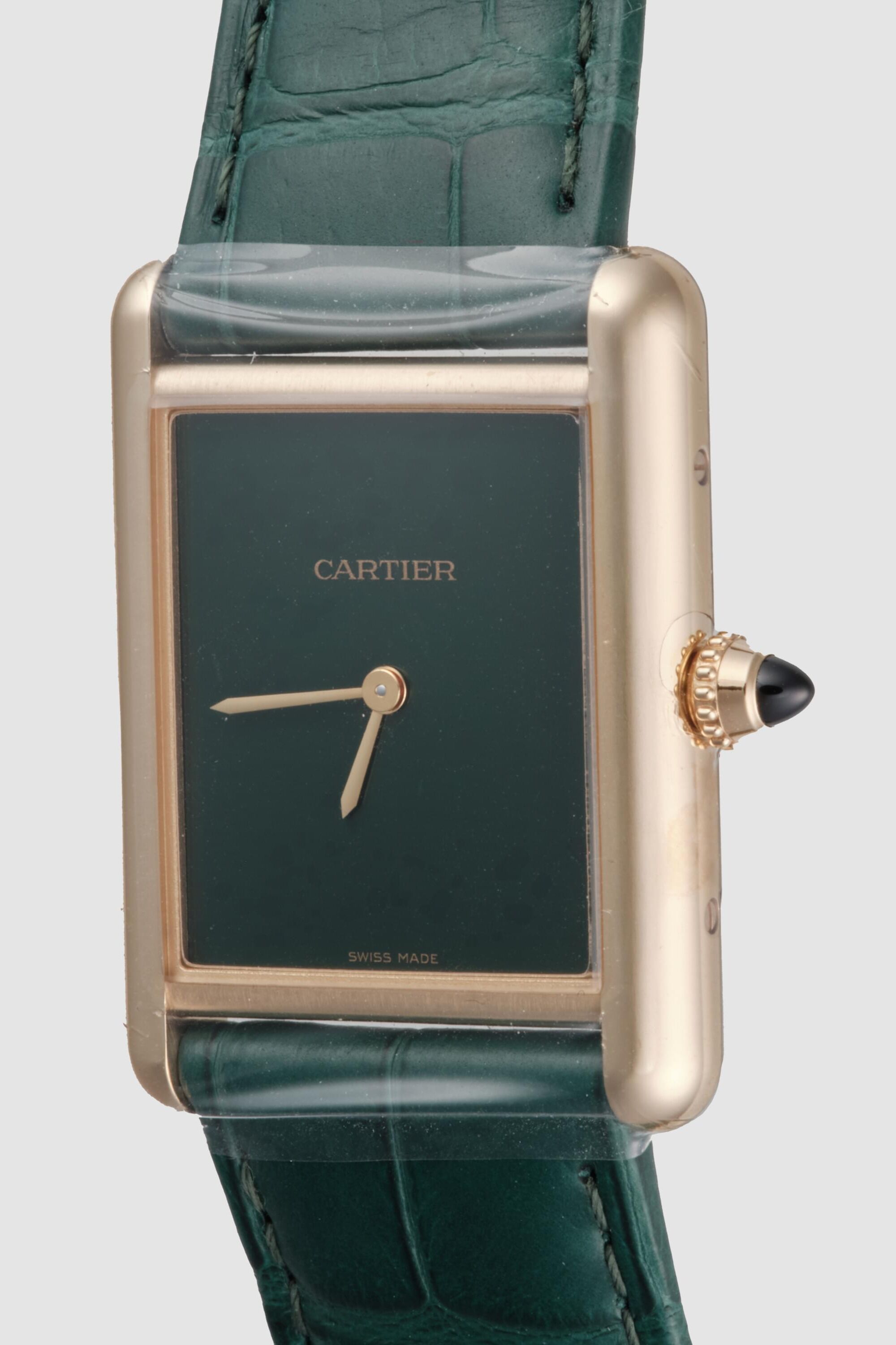 Cartier_TankYGGreen_CAR03122404CM_r